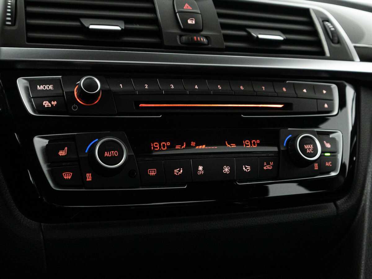 Б/У БМВ 3 серии 2017 года. Фото: #17