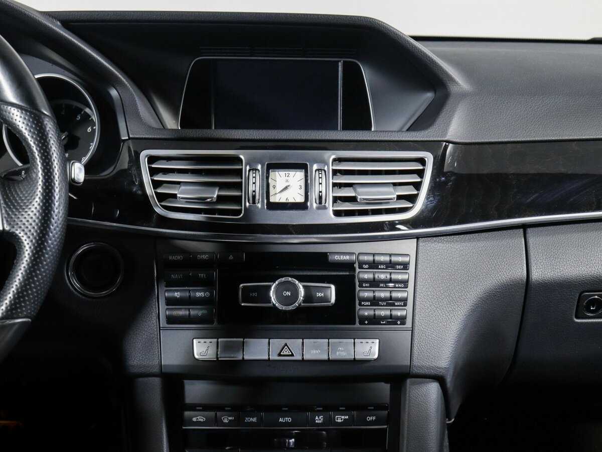 Б/У Мерседес-Бенц Е-Класс 2015 года. Фото: #12