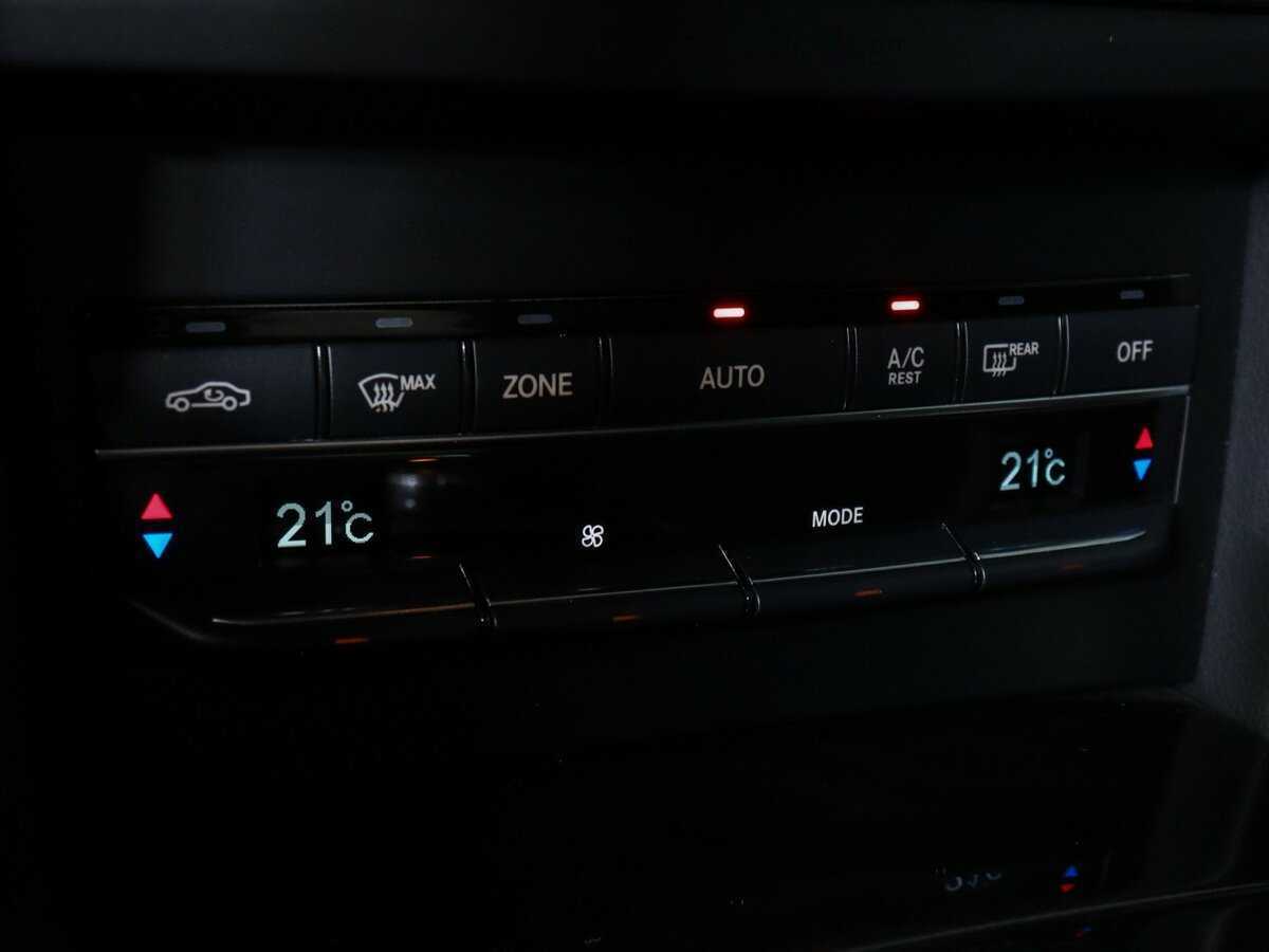 Б/У Мерседес-Бенц Е-Класс 2015 года. Фото: #18