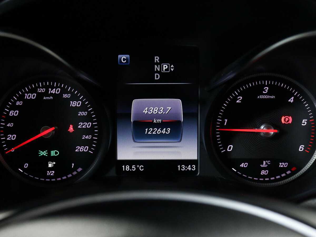 Б/У Мерседес-Бенц Ц-Класс 2015 года. Фото: #7