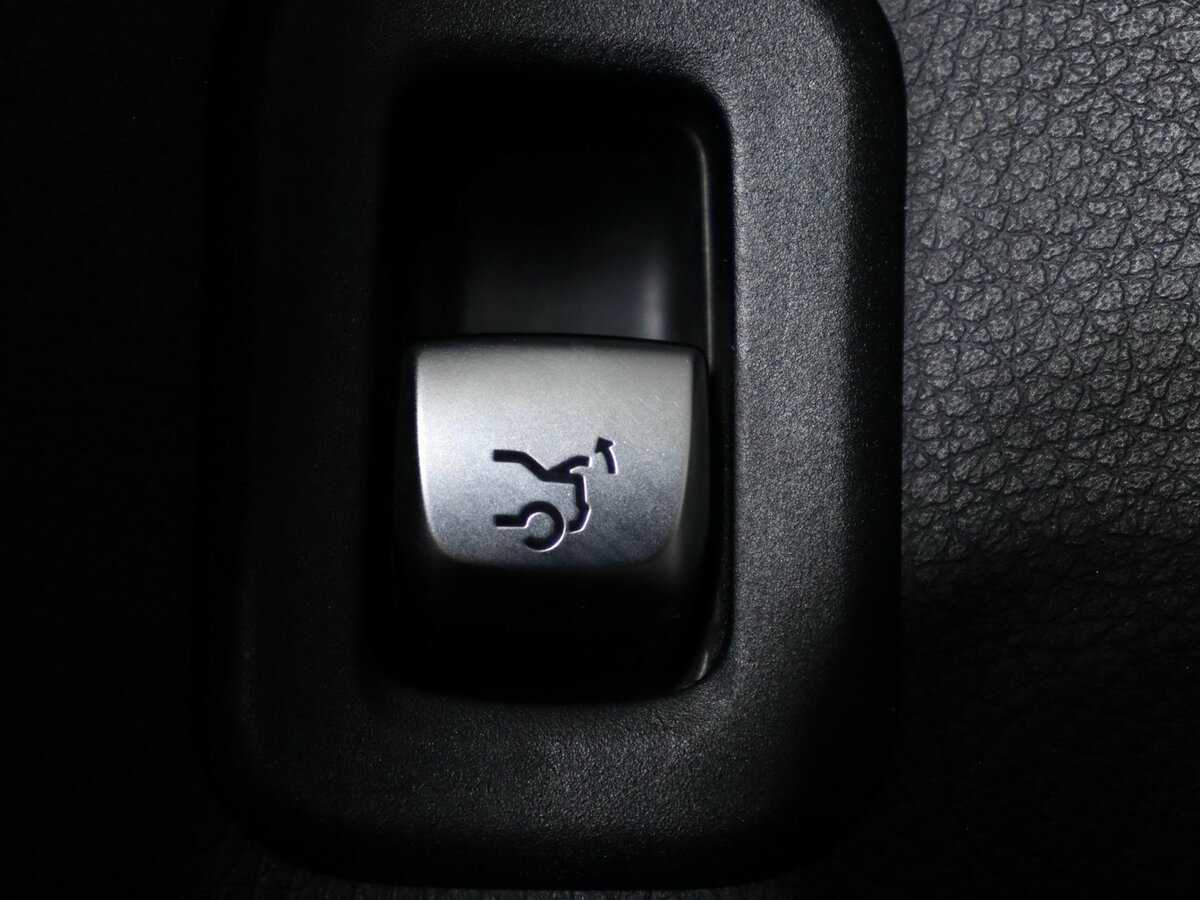 Б/У Мерседес-Бенц Ц-Класс 2018 года. Фото: #16