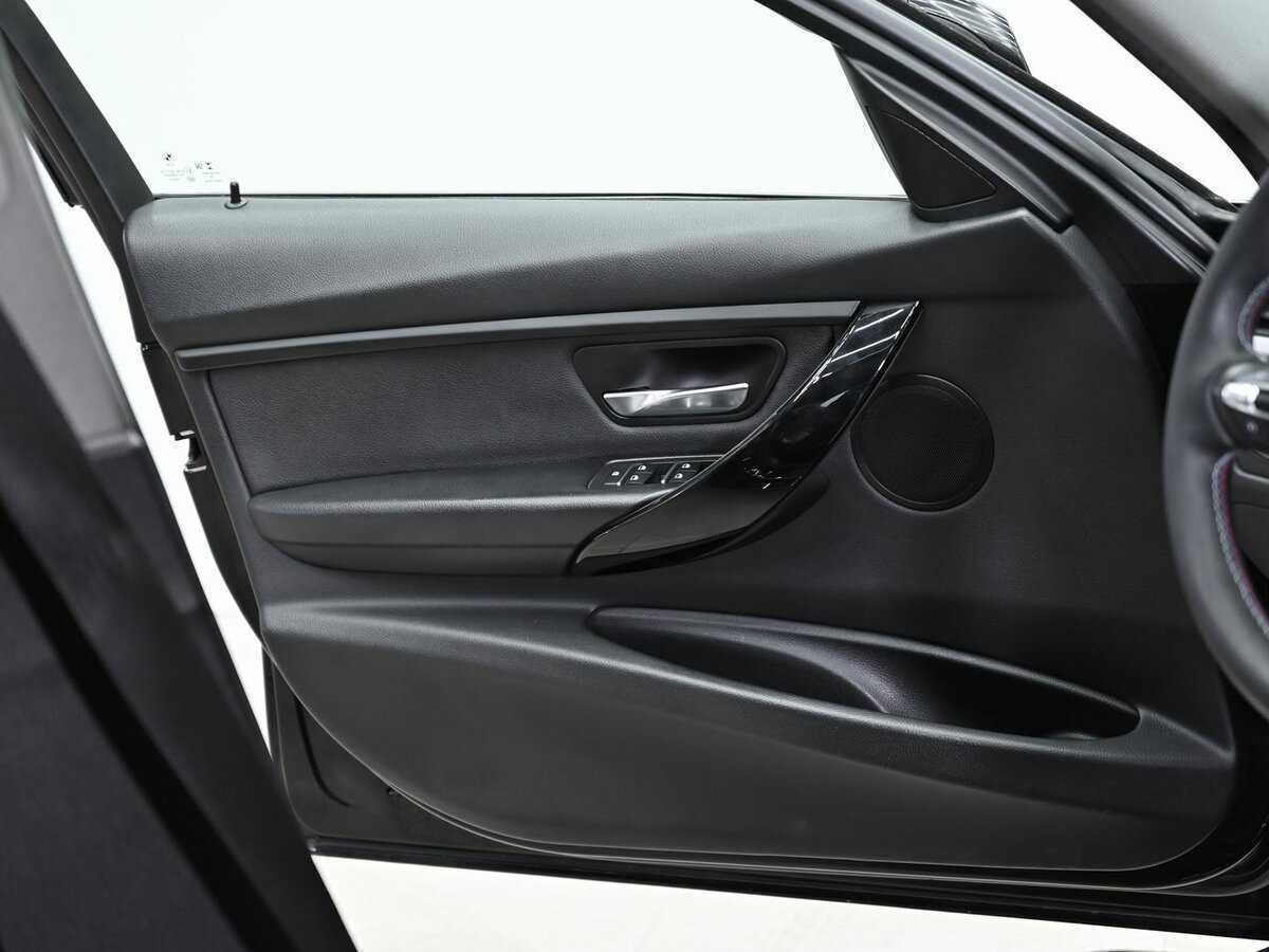 Б/У БМВ 3 серии 2017 года. Фото: #5