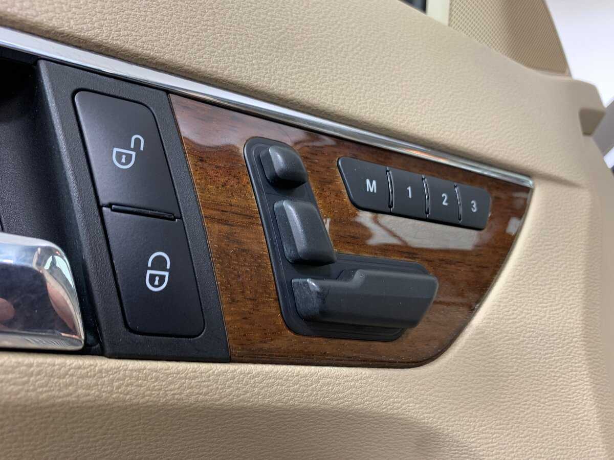 Б/У Мерседес-Бенц Е-Класс 2012 года. Фото: #17