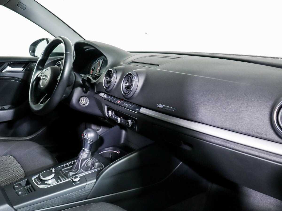 Б/У Ауди А3 2018 года. Фото: #8