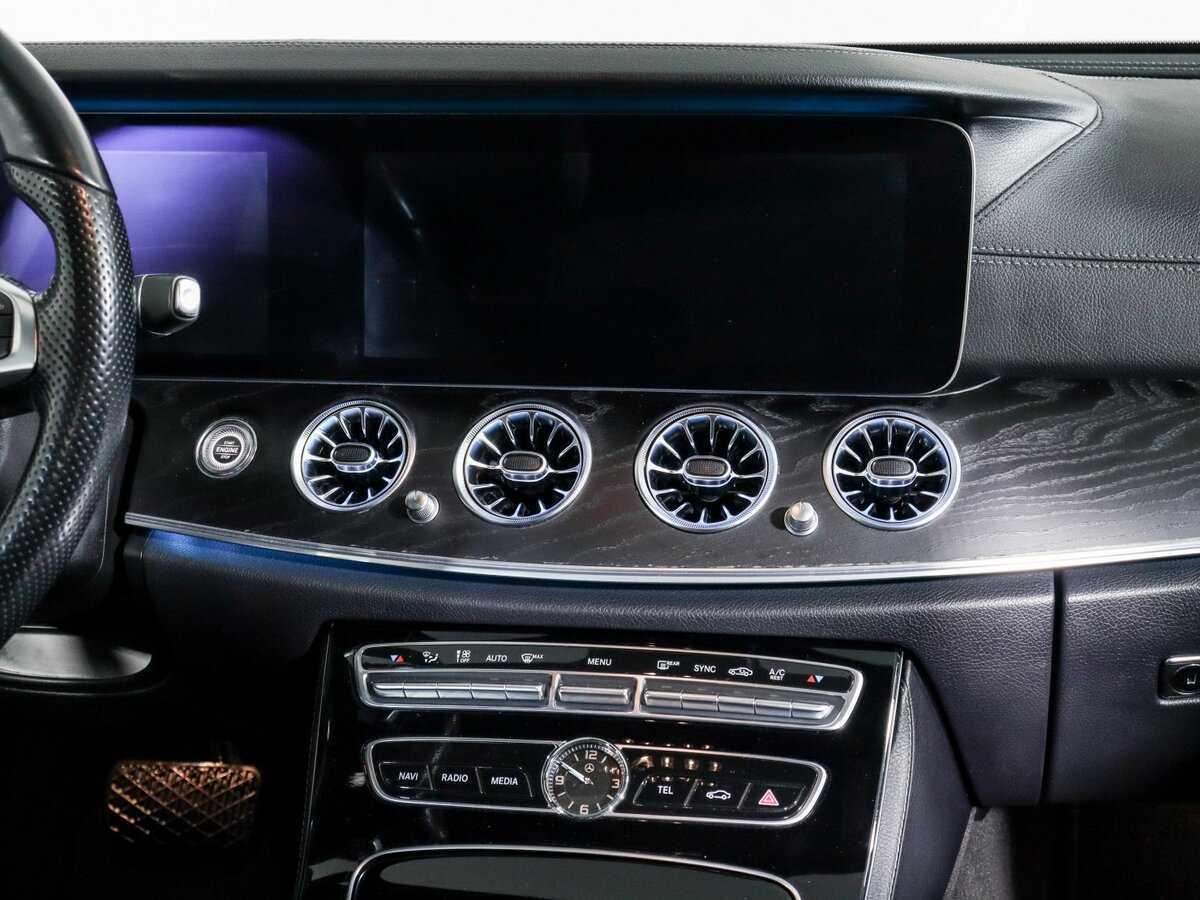 Б/У Мерседес-Бенц Е-Класс 2016 года. Фото: #9