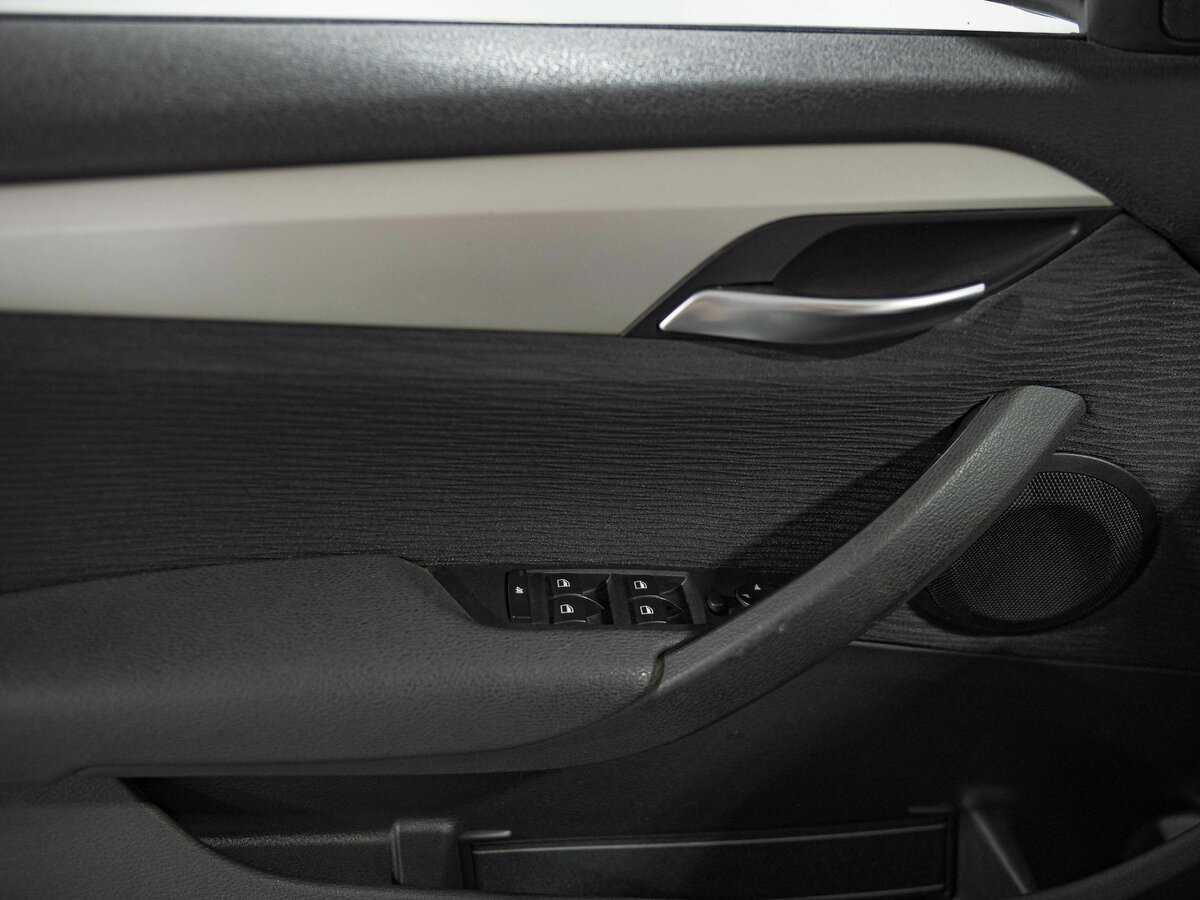 Б/У БМВ Икс1 2014 года. Фото: #10