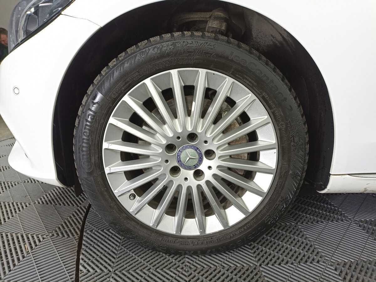 Б/У Мерседес-Бенц Ц-Класс 2014 года. Фото: #17