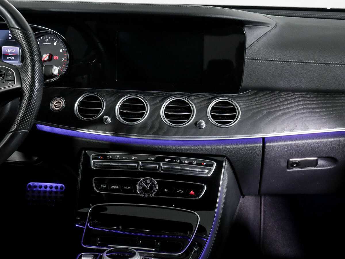 Б/У Мерседес-Бенц Е-Класс 2016 года. Фото: #9