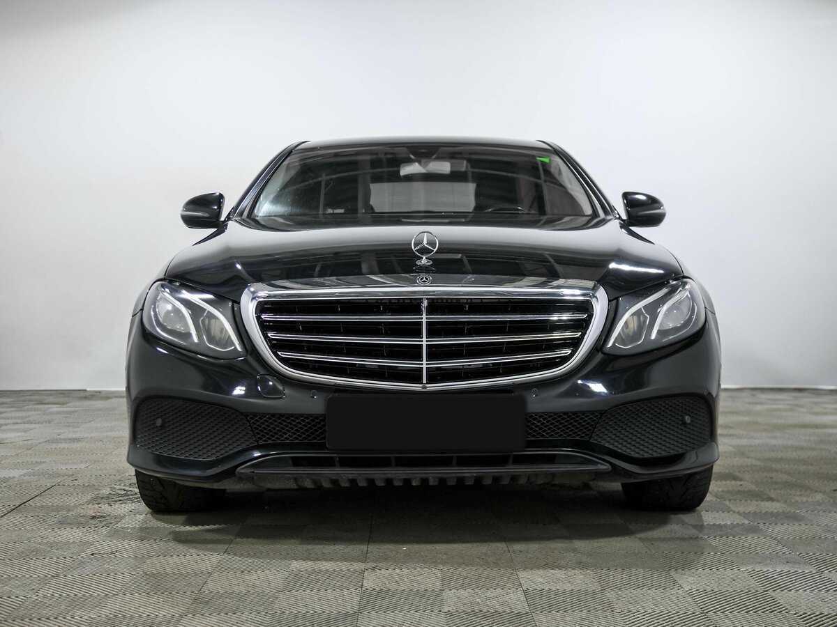 Б/У Мерседес-Бенц Е-Класс 2019 года. Фото: #1