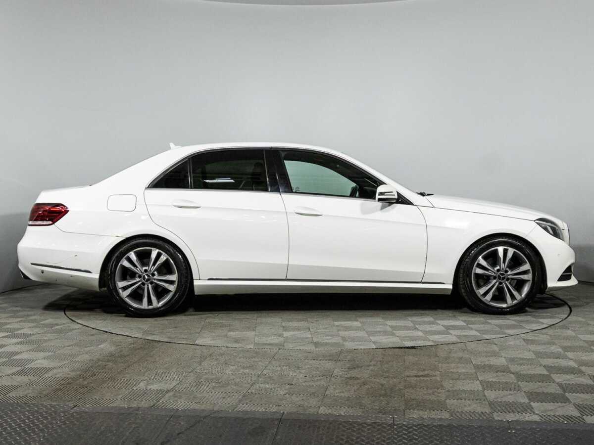 Б/У Мерседес-Бенц Е-Класс 2013 года. Фото: #3