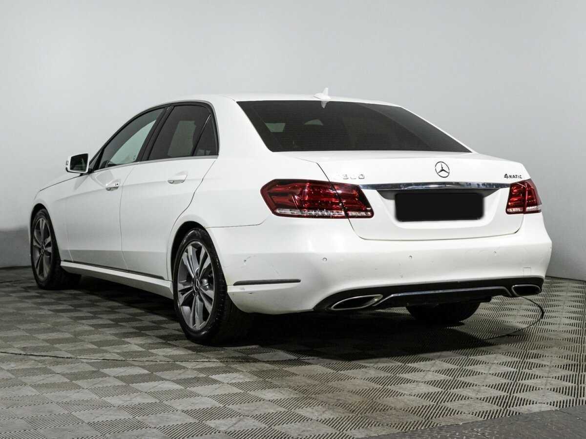 Б/У Мерседес-Бенц Е-Класс 2013 года. Фото: #6