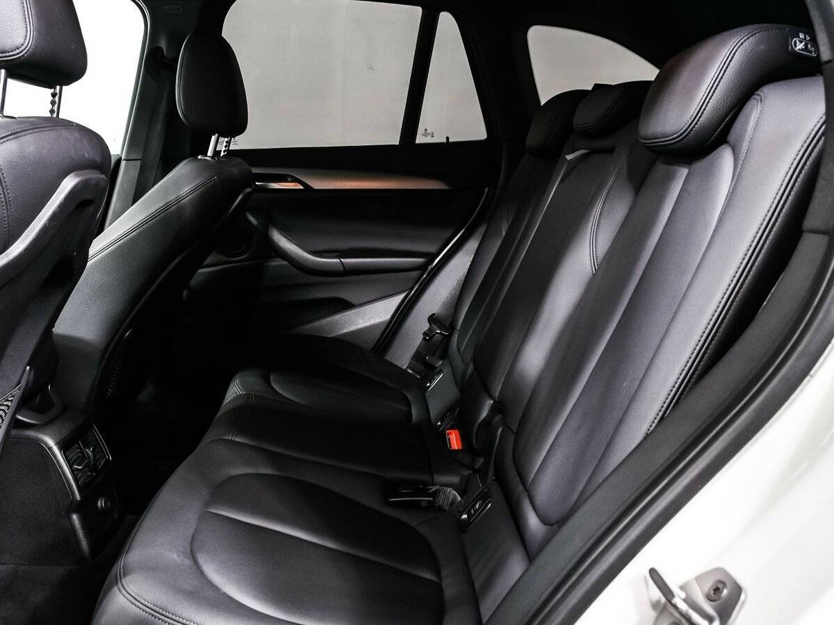 Б/У БМВ Икс1 2016 года. Фото: #11