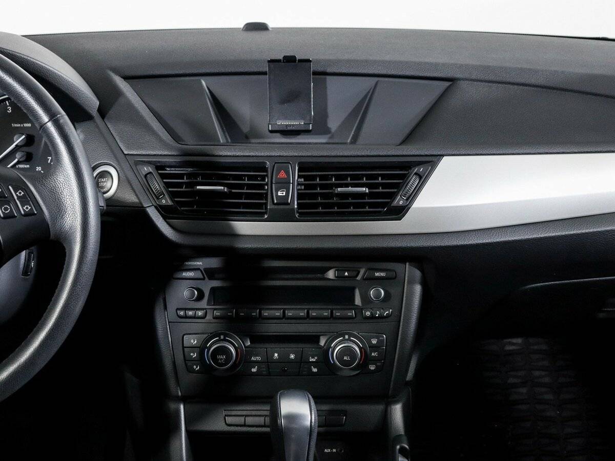 Б/У БМВ Икс1 2014 года. Фото: #9