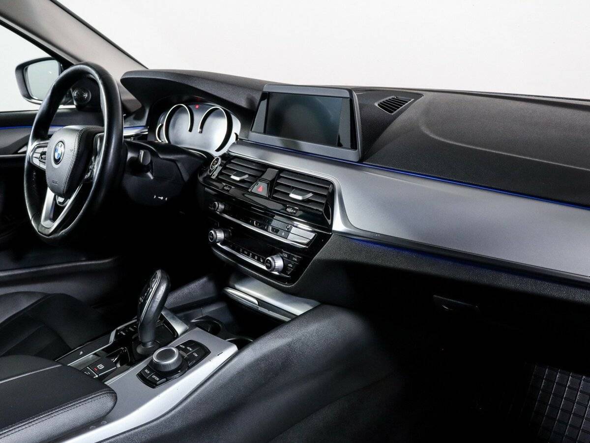 Б/У БМВ 5 серии 2018 года. Фото: #3