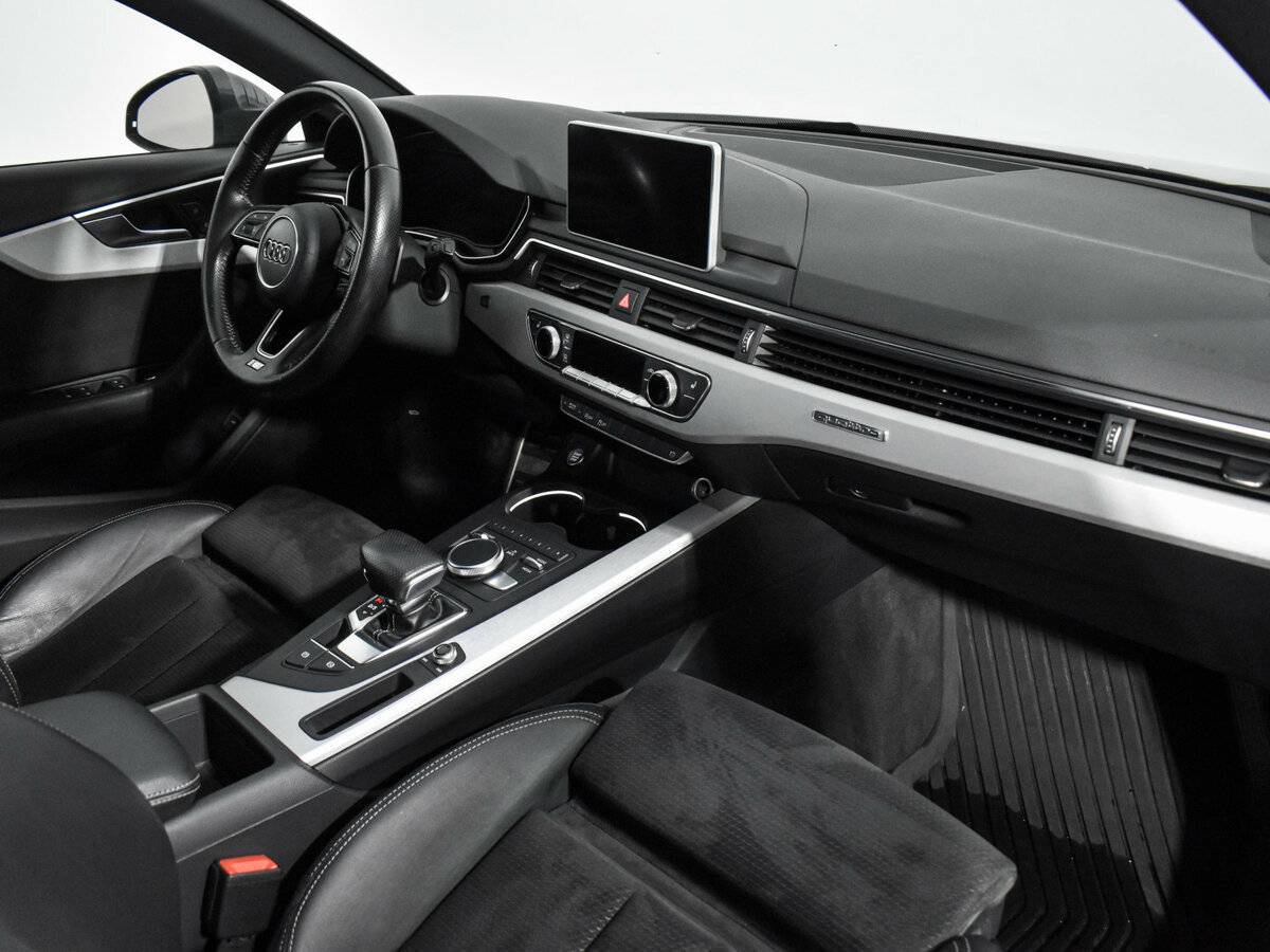 Б/У Ауди А4 2016 года. Фото: #12