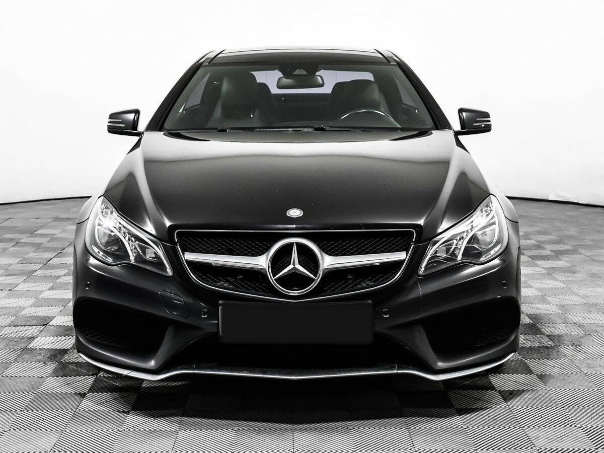 Б/У Мерседес-Бенц Е-Класс 2013 года. Фото: #1