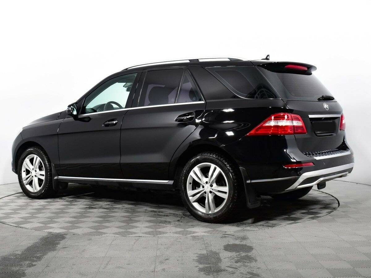 Б/У Мерседес-Бенц М-Класс 2013 года. Фото: #6