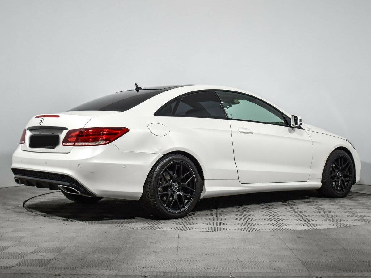 Б/У Мерседес-Бенц Е-Класс 2015 года. Фото: #4