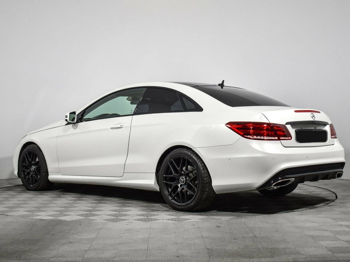 Б/У Мерседес-Бенц Е-Класс 2015 года. Фото: #6