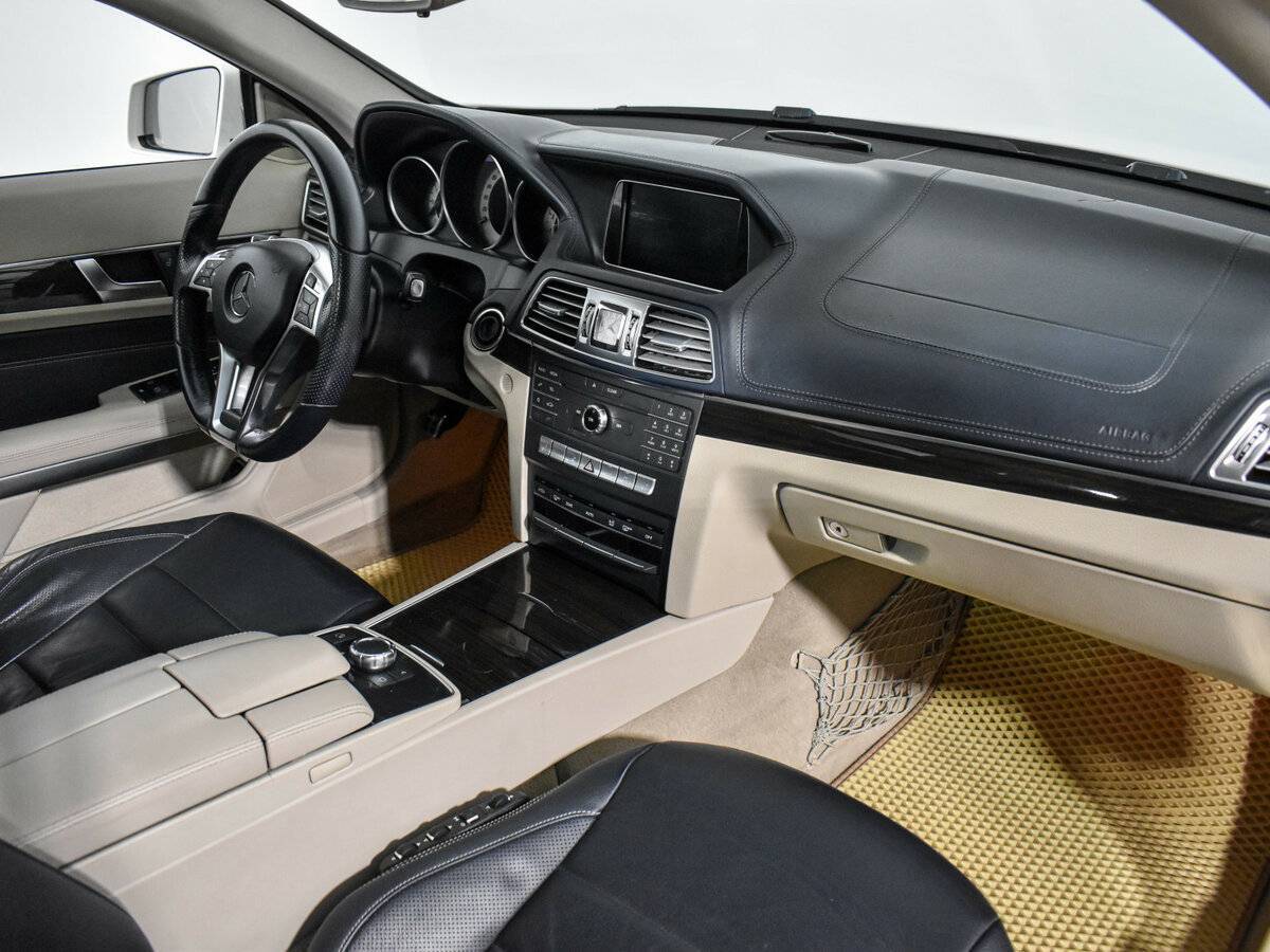 Б/У Мерседес-Бенц Е-Класс 2015 года. Фото: #13