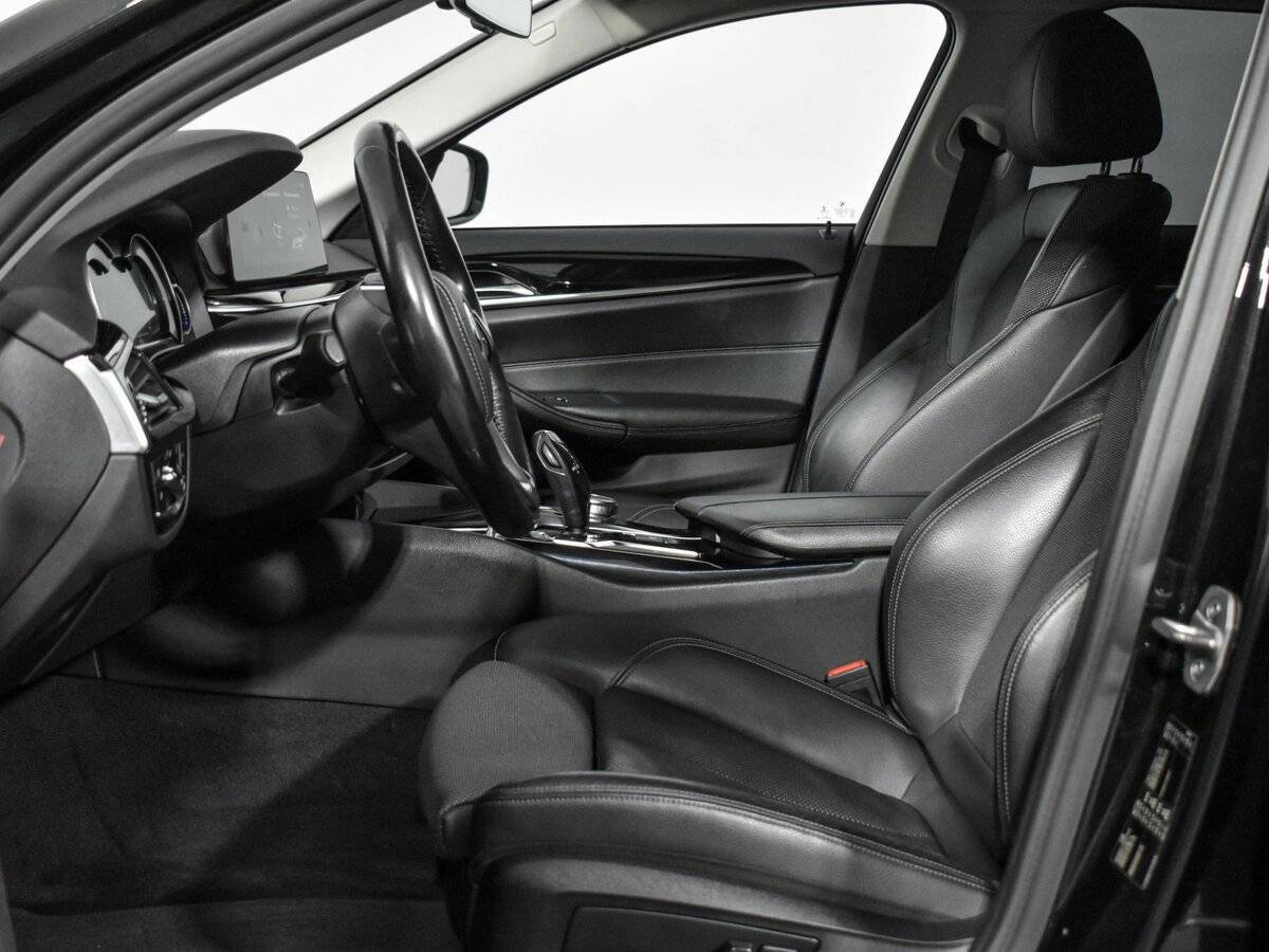 Б/У БМВ 5 серии 2017 года. Фото: #11