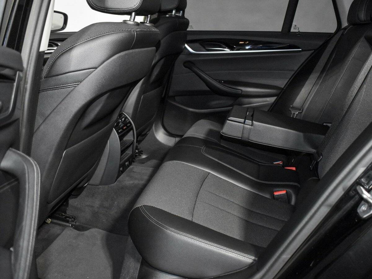 Б/У БМВ 5 серии 2017 года. Фото: #13