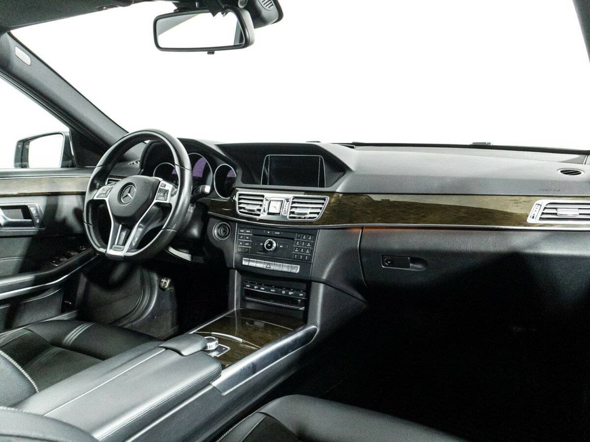 Б/У Мерседес-Бенц Е-Класс 2015 года. Фото: #9