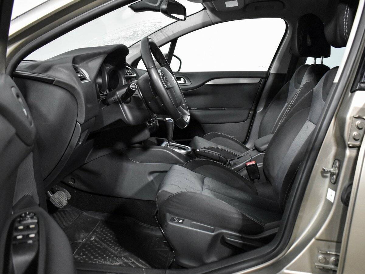 Б/У Ситроен Ц4 2012 года. Фото: #9