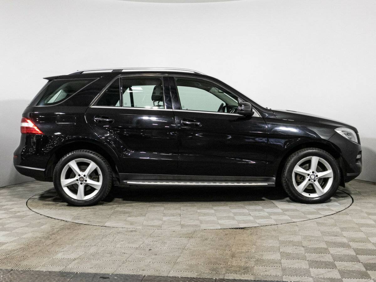 Б/У Мерседес-Бенц М-Класс 2014 года. Фото: #3