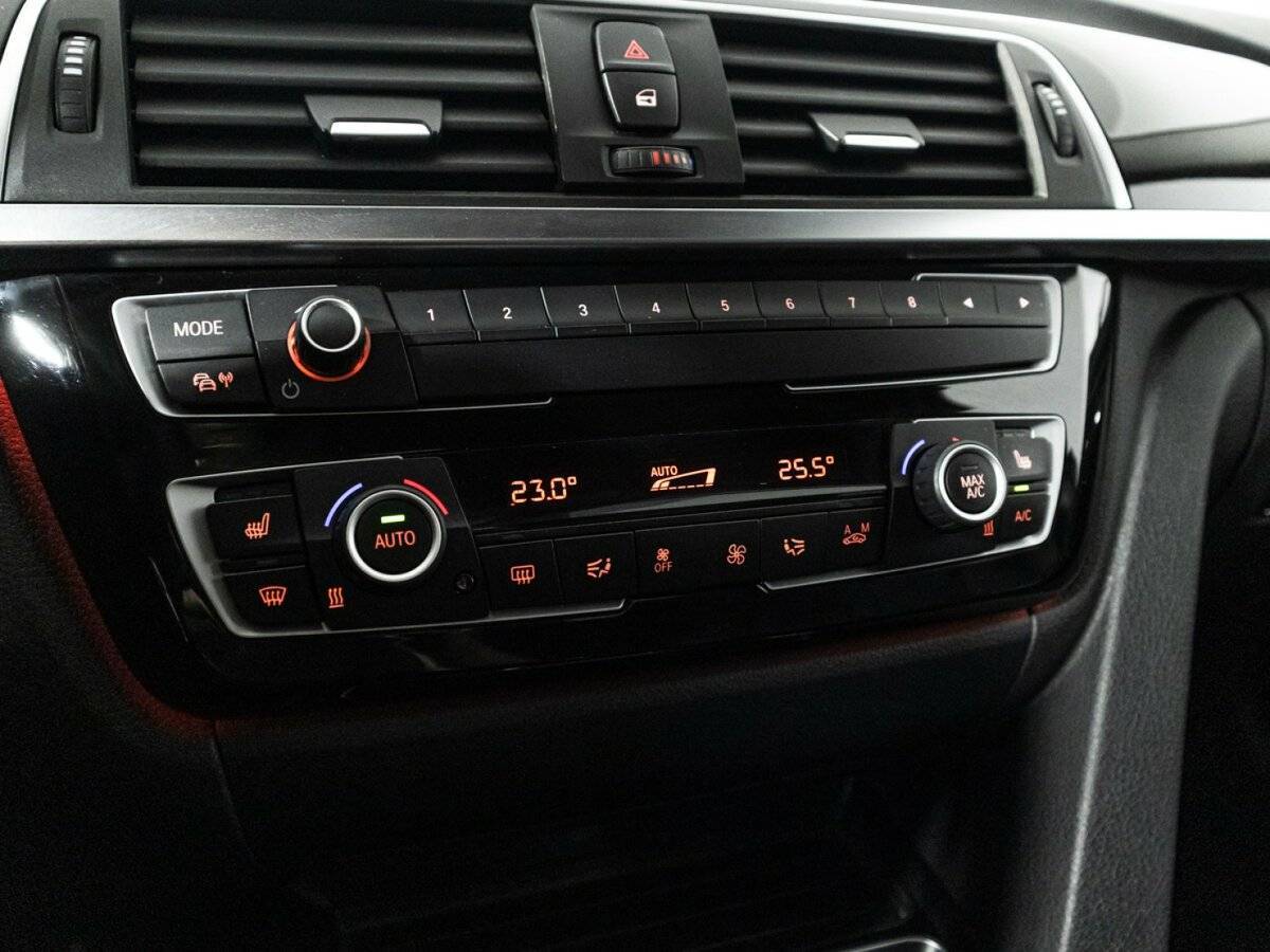 Б/У БМВ 3 серии 2018 года. Фото: #14