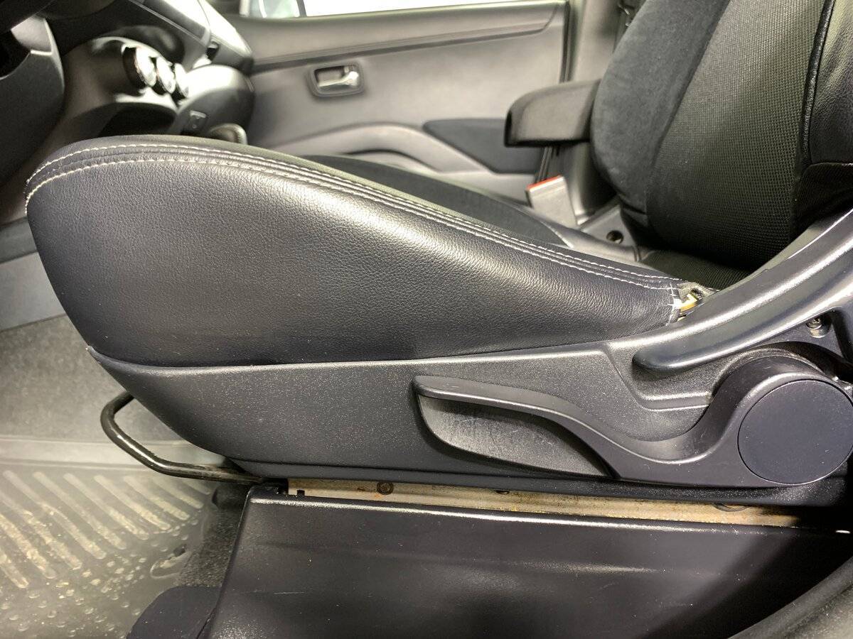 Б/У Ситроен Ц-Кроссер 2012 года. Фото: #15