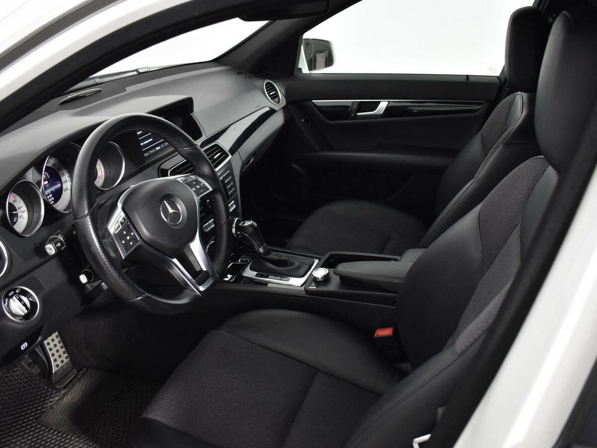 Б/У Мерседес-Бенц Ц-Класс 2013 года. Фото: #8