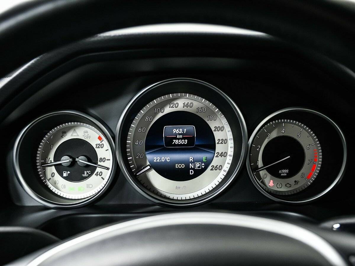 Б/У Мерседес-Бенц Е-Класс 2014 года. Фото: #9