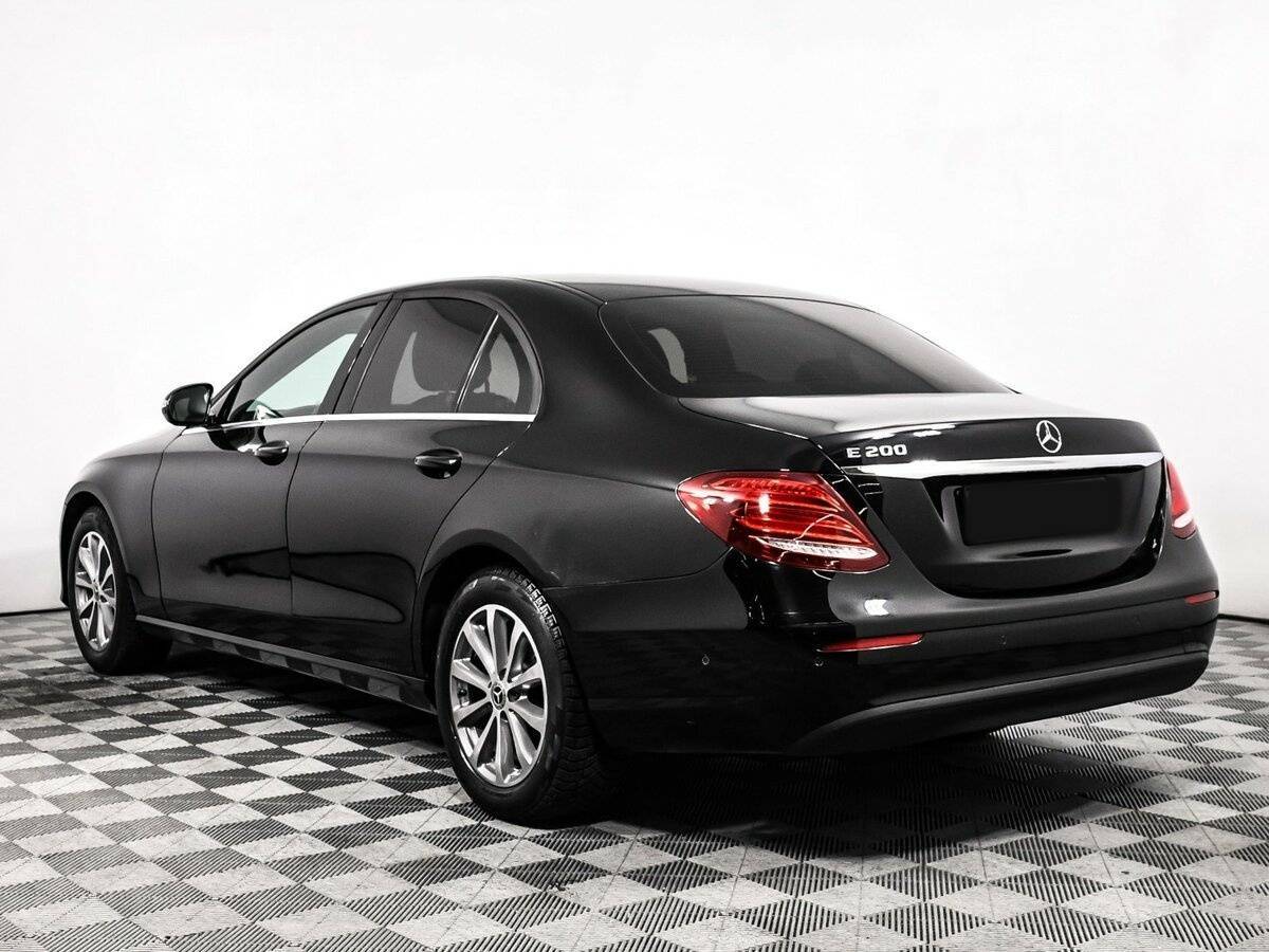 Б/У Мерседес-Бенц Е-Класс 2017 года. Фото: #6