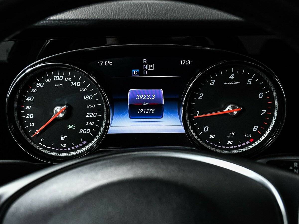 Б/У Мерседес-Бенц Е-Класс 2017 года. Фото: #9