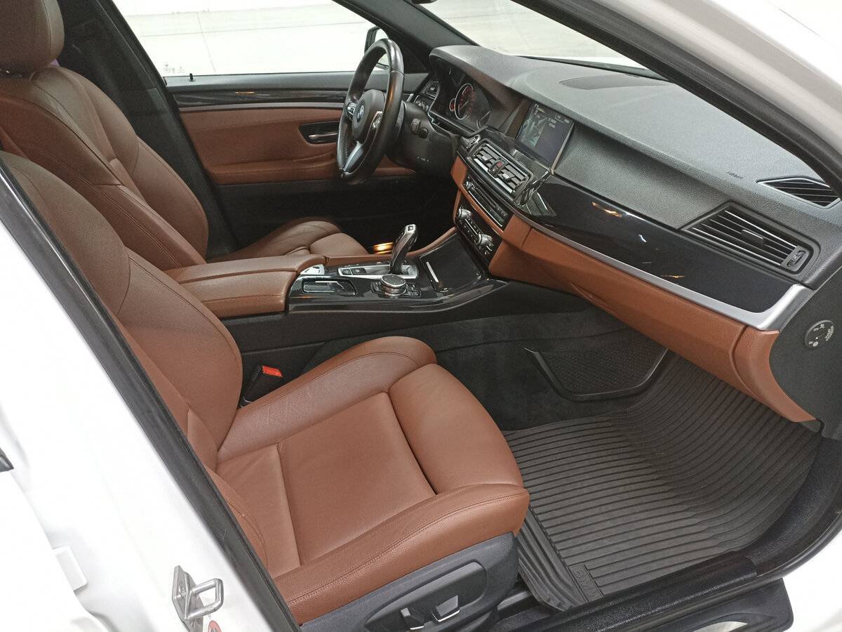 Б/У БМВ 5 серии 2015 года. Фото: #10