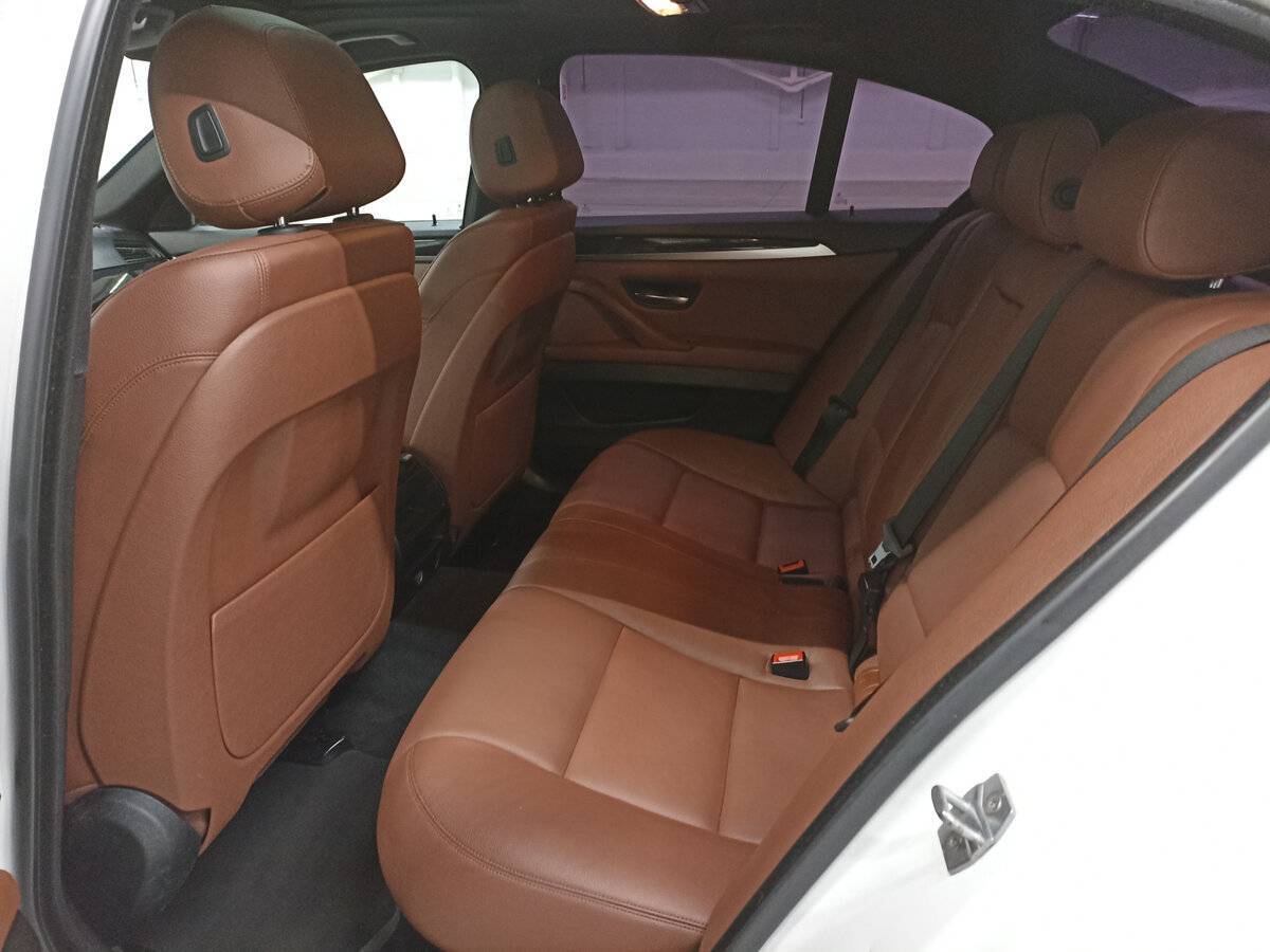 Б/У БМВ 5 серии 2015 года. Фото: #11