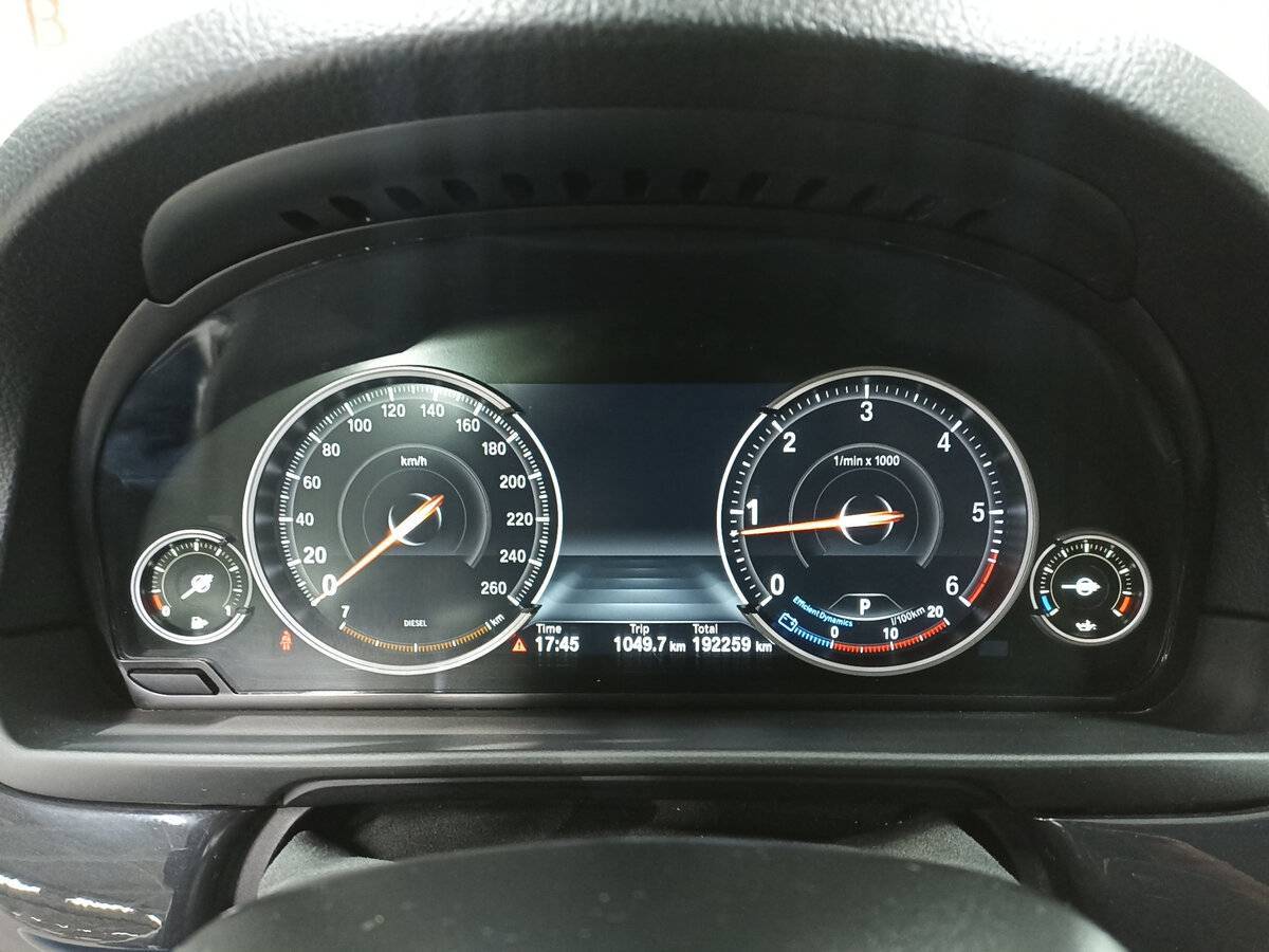 Б/У БМВ 5 серии 2015 года. Фото: #12