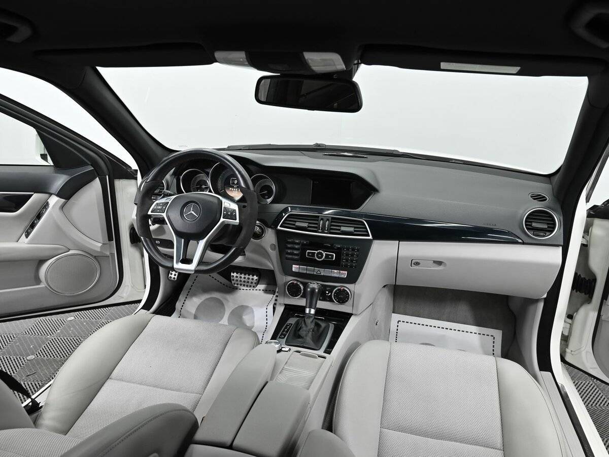 Б/У Мерседес-Бенц Ц-Класс 2012 года. Фото: #10