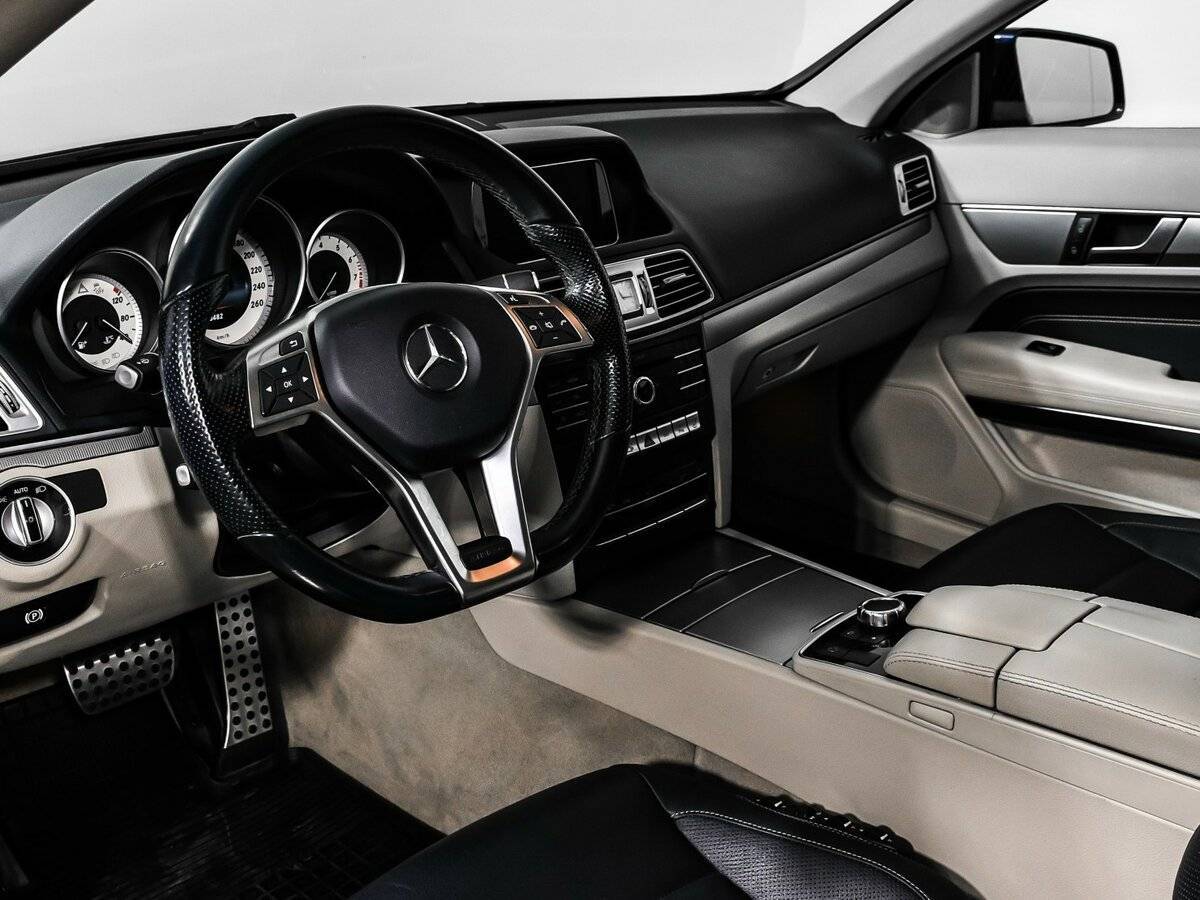 Б/У Мерседес-Бенц Е-Класс 2015 года. Фото: #10