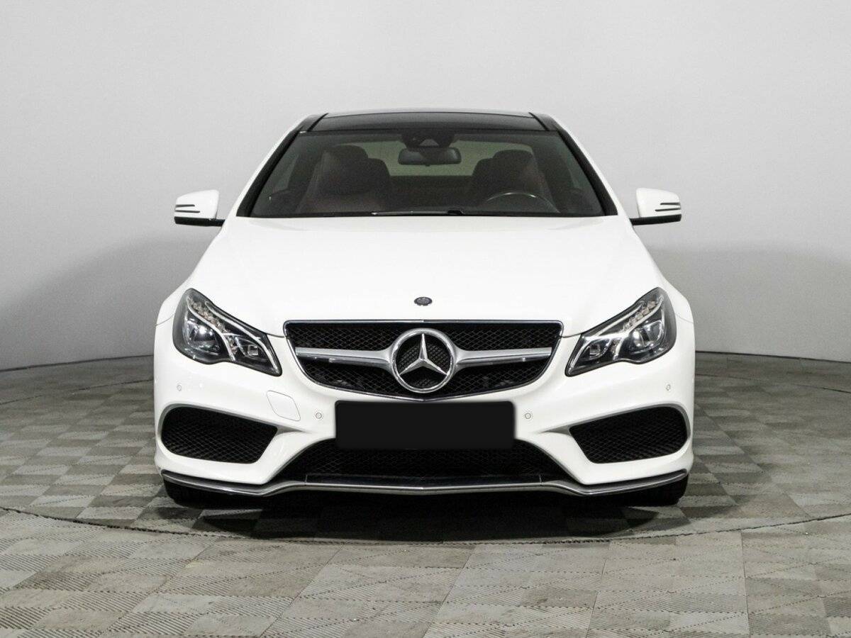 Б/У Мерседес-Бенц Е-Класс 2014 года. Фото: #1