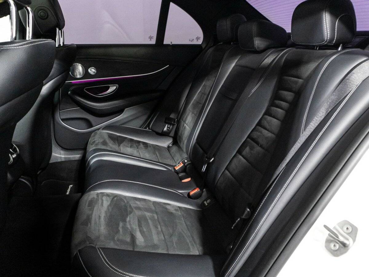 Б/У Мерседес-Бенц Е-Класс 2016 года. Фото: #9