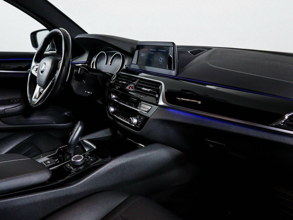 Б/У БМВ 5 серии 2018 года. Фото: #8