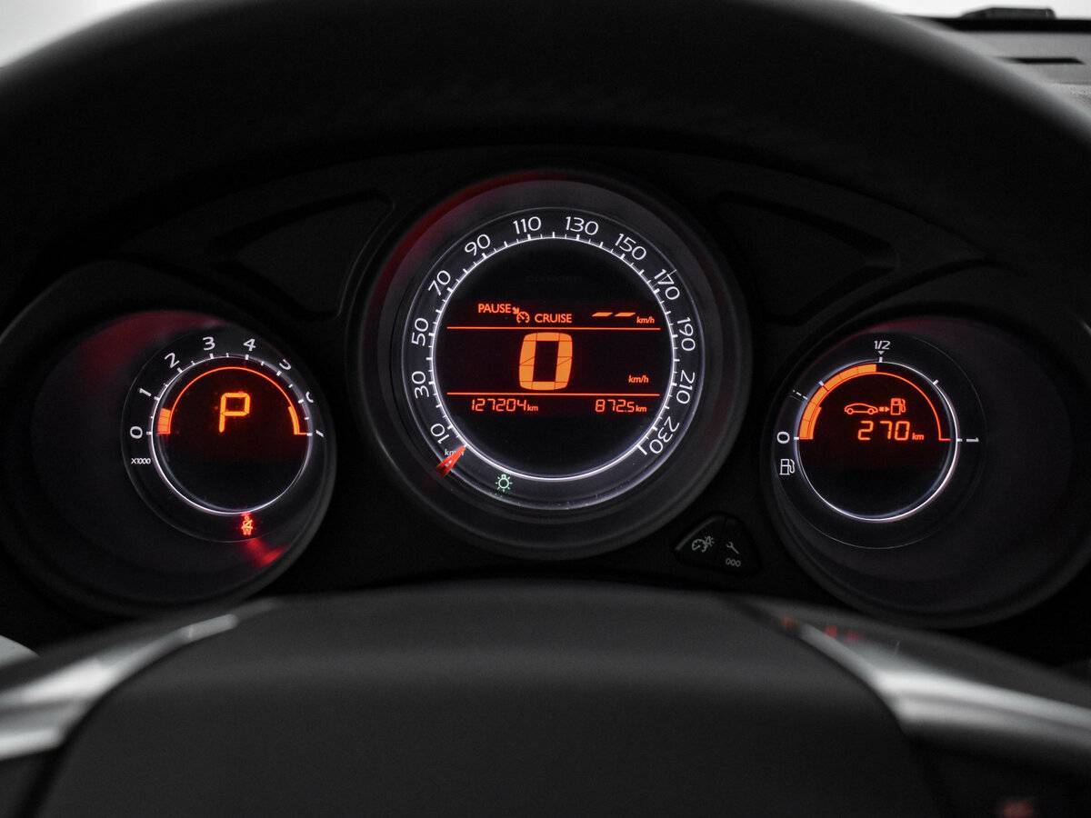 Б/У Ситроен Ц4 2015 года. Фото: #18