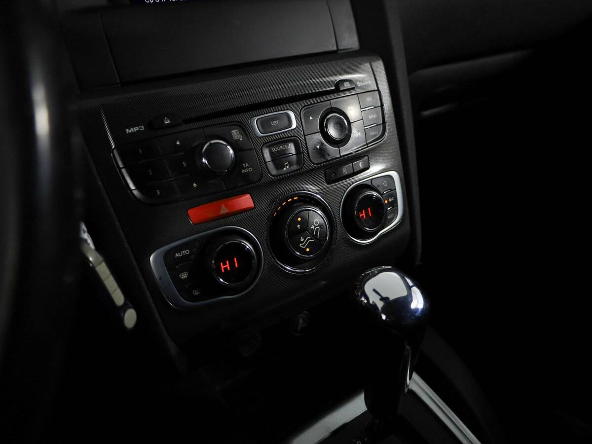 Б/У Ситроен Ц4 2012 года. Фото: #19