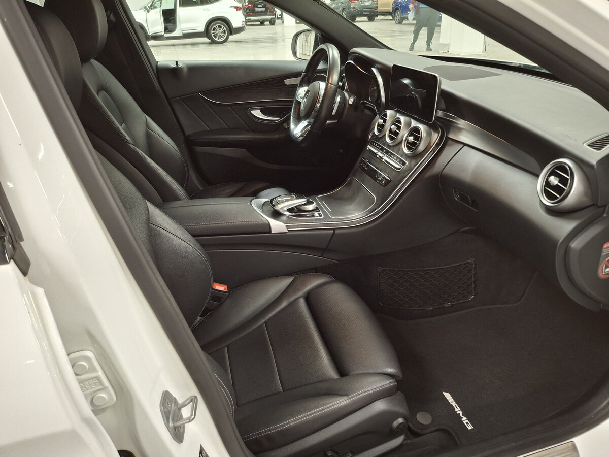 Б/У Мерседес-Бенц Ц-Класс 2018 года. Фото: #10