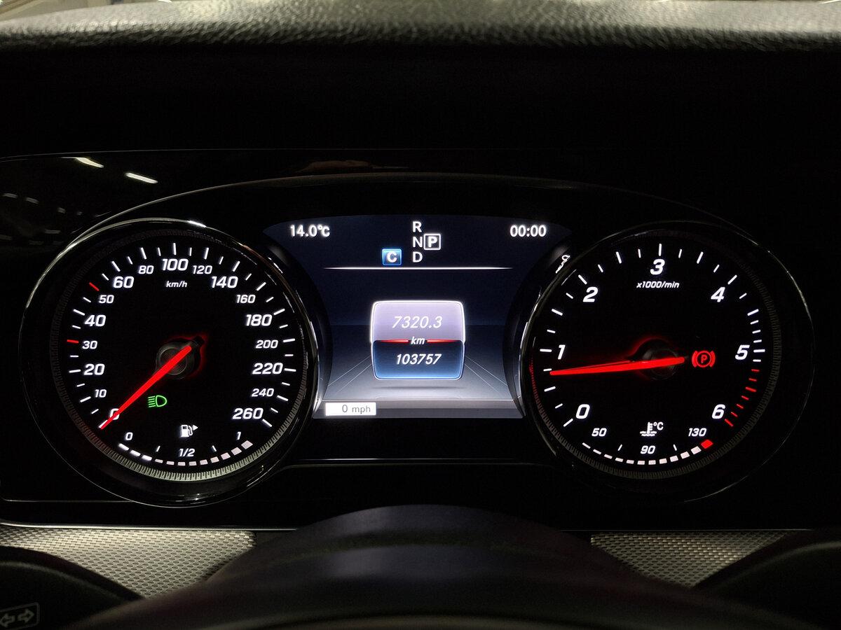 Б/У Мерседес-Бенц Е-Класс 2018 года. Фото: #11