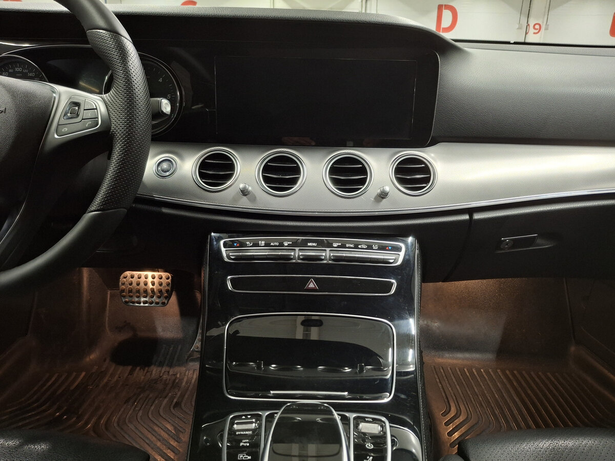 Б/У Мерседес-Бенц Е-Класс 2018 года. Фото: #13