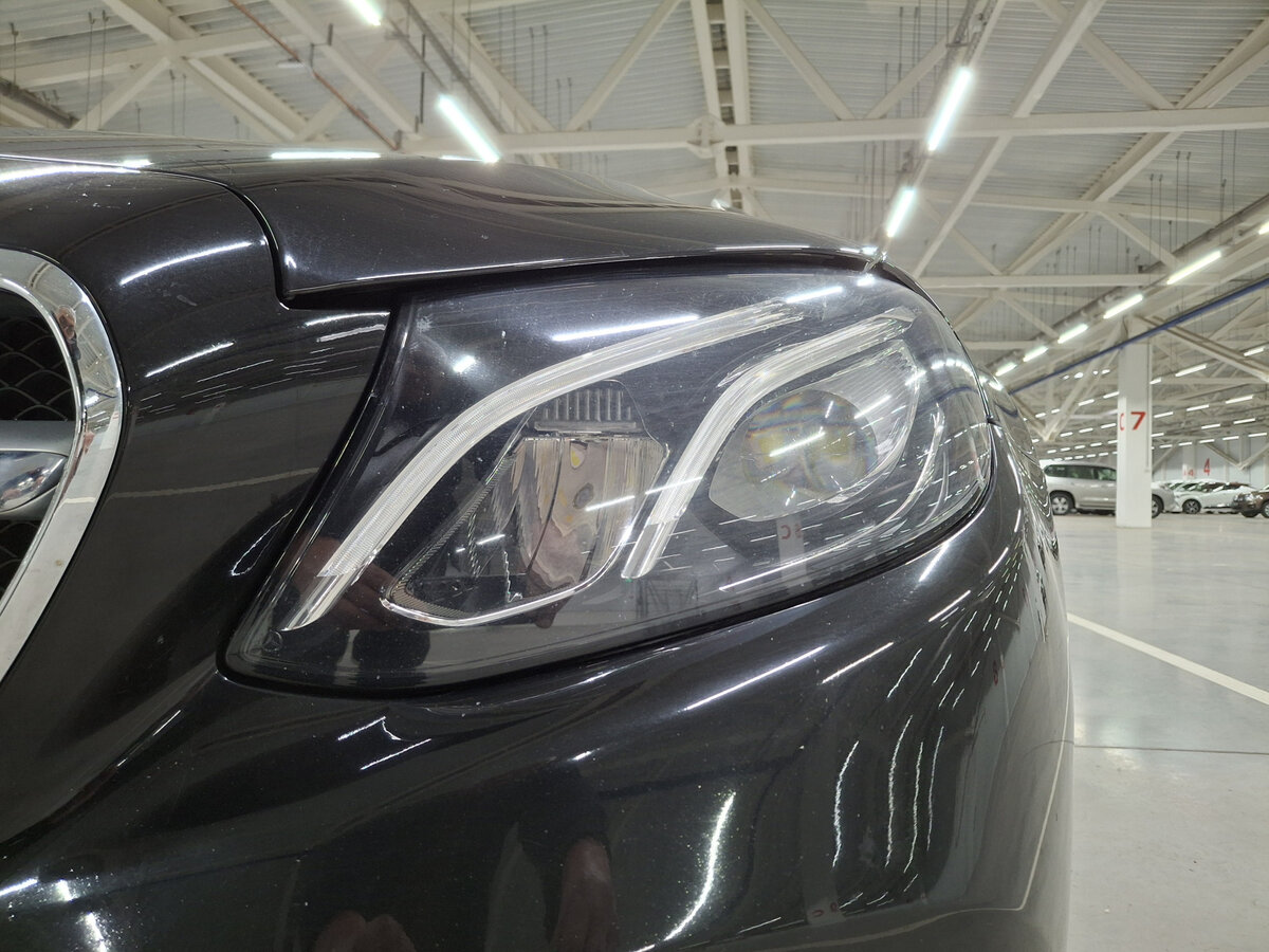 Б/У Мерседес-Бенц Е-Класс 2018 года. Фото: #15