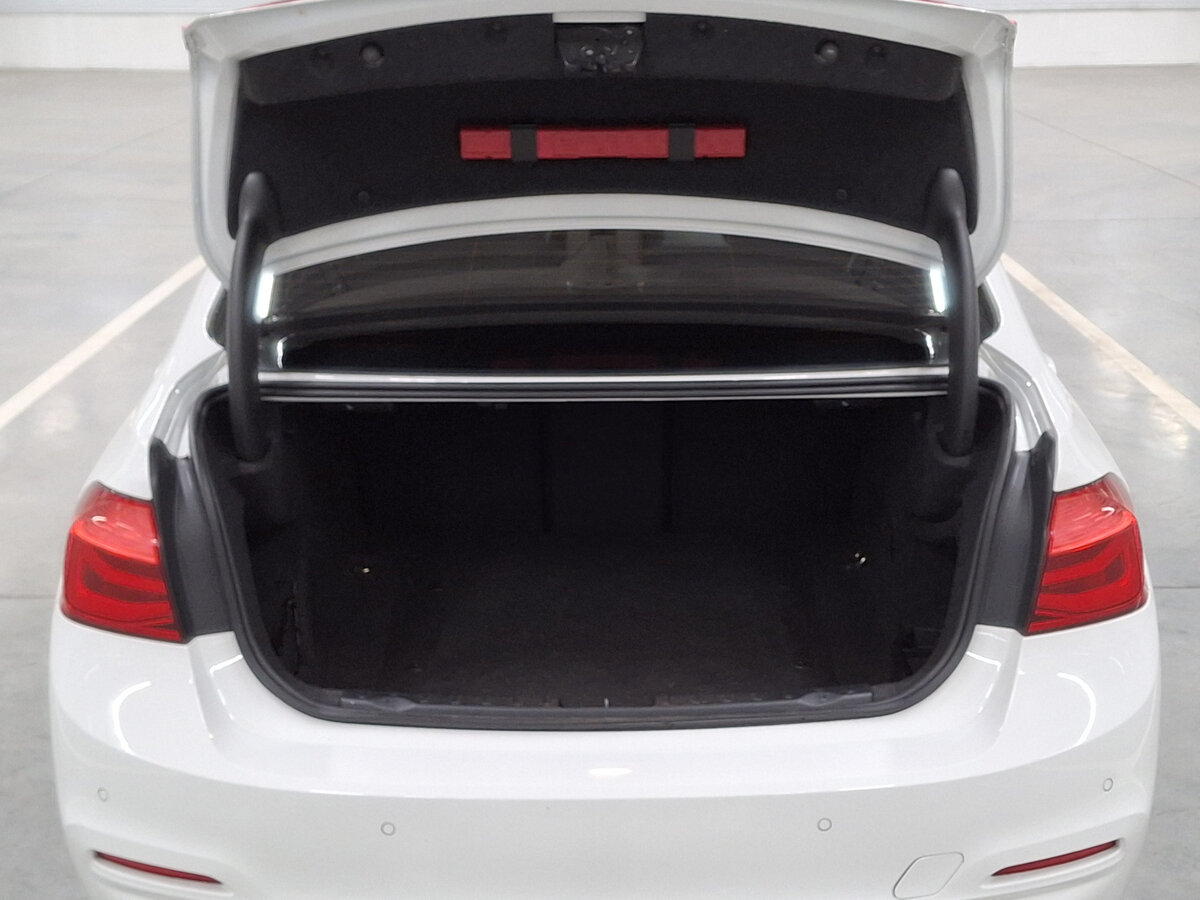 Б/У БМВ 3 серии 2015 года. Фото: #8